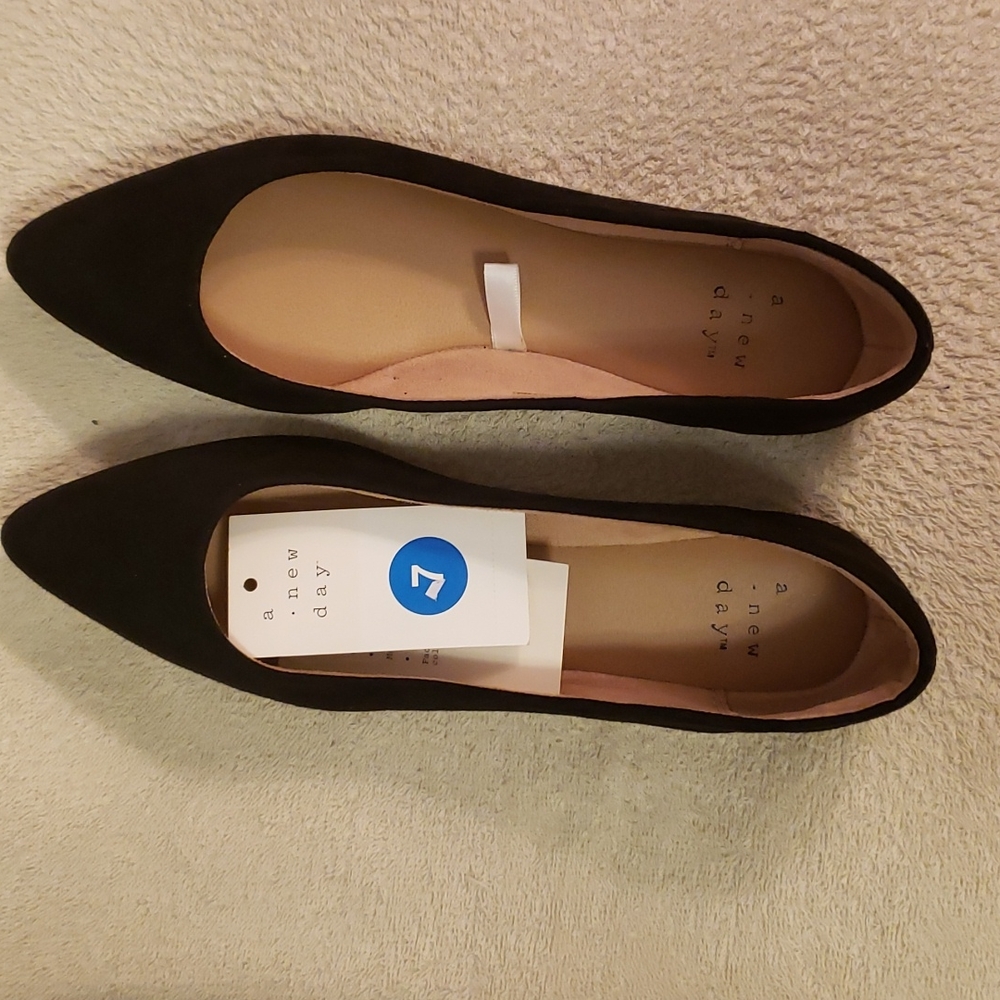 New a. new day black flats